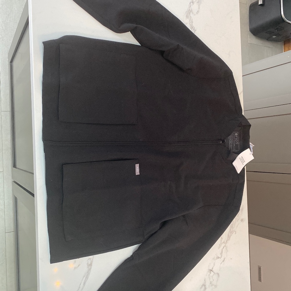 New FIGS mens medium scrub jacket